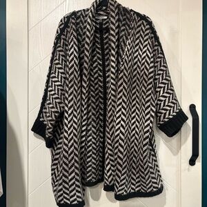 DKNYC Oversized Black/White Chevron/ Knit Cardigan Sweater (M)Chic/ CozyGirl/Lux